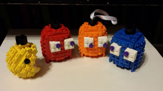 Noël : décoration Pacman en LEGO
